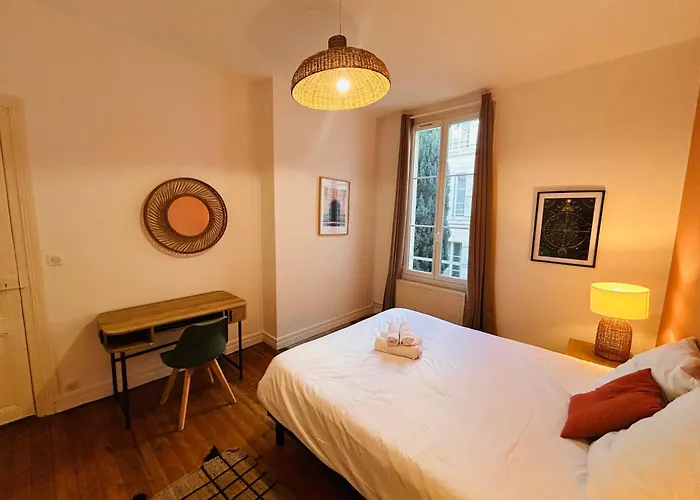 Апартаменты Le Millesime Barbatre Centre-ville 7 Couchages Реймс