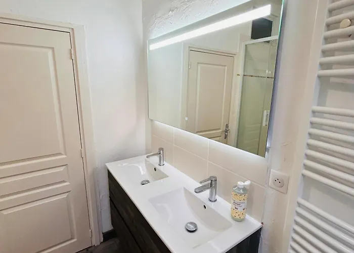 Апартаменты Le Millesime Barbatre Centre-ville 7 Couchages Реймс